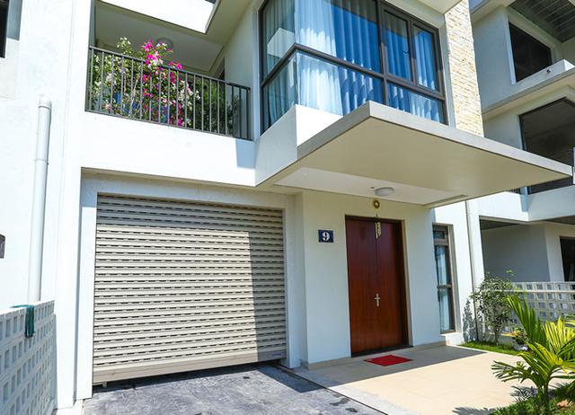 Cửa Cuốn Biệt Thự: Cách Chọn Đẹp, Êm Và An Toàn
