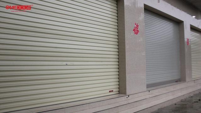Cửa Cuốn Tấm Liền: Giá, Ưu Nhược Điểm & Cách Chọn
