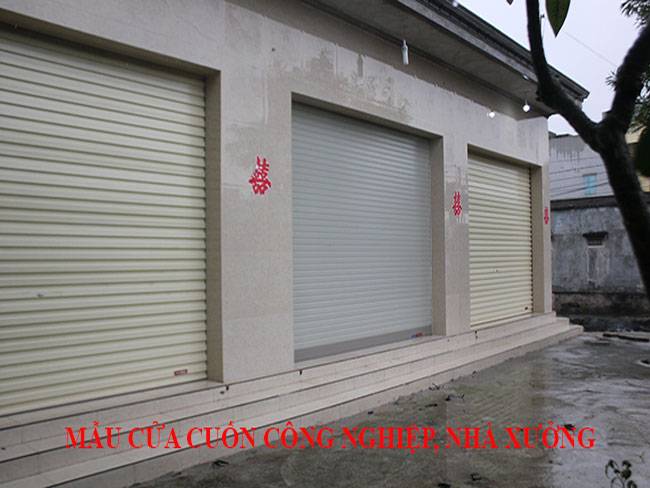 Mẫu cửa nhà xưởng